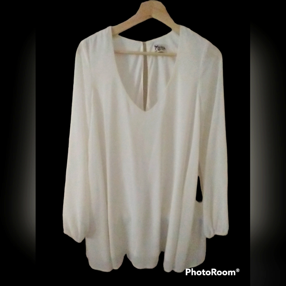Show Me Your Mumu Tunic Blouse Size Small White Cheetah Chiffon Boho V Neck